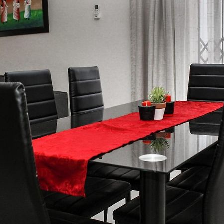 Tshukudu E Ntsho Bed & Breakfast Mogwase Bagian luar foto