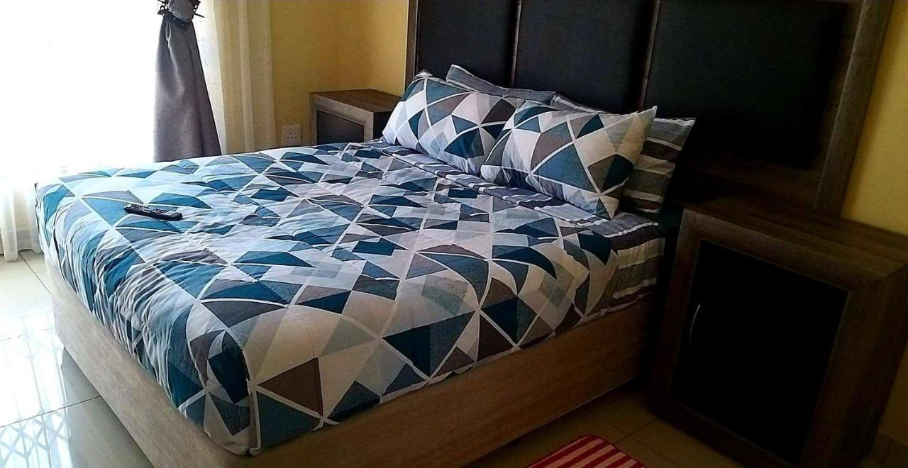 Tshukudu E Ntsho Bed & Breakfast Mogwase Bagian luar foto